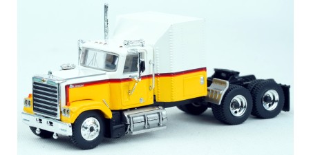 BR85782 HO Scale Brekina Chevrolet Bison Sleeper Truck Tractor - White/Yellow