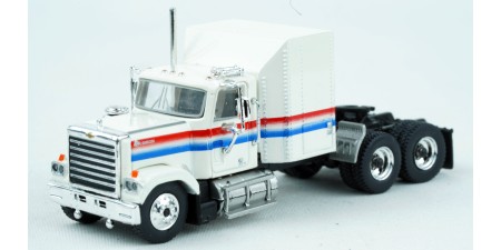 BR85783 HO Scale Brekina Chevrolet Bison Sleeper Truck Tractor - White/Red/Blue