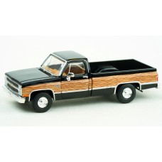BR19658 - Brekina HO 1981 Chevrolet C20 Pickup - Black Woodgrain Sides