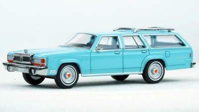 BR19631 HO Scale Brekina 1979 Ford LTD Country Squire Station Wagon - Light Blue