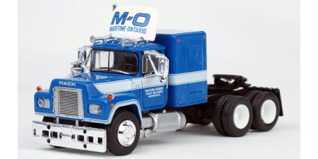 BR85807 HO Scale Brekina Mack RS700 Truck Tractor Maritime Ontario (Narrow Stripe)