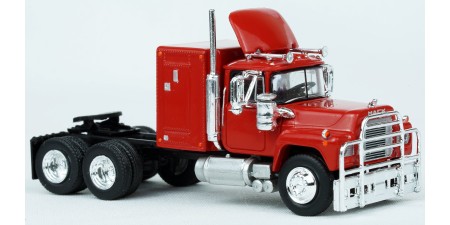 BR85801 HO Scale Brekina Mack RS700 Truck Tractor Red