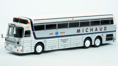 87-0548 Iconic Replicas HO Scale 1969 Silver Eagle Model 05 Bus - Michaud Bus Lines