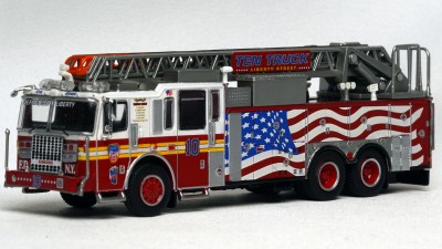 870228 - PCX87 Ferrara Ultra - FDNY Ladder 10 Fire Truck - Manhattan (World Trade Center)