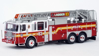 870691 - PCX87 Ferrara Ultra - FDNY Ladder 83 Fire Truck - Staten Island (Westerleigh)