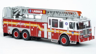 870693 - PCX87 Ferrara Ultra - FDNY Ladder 8 Fire Truck - Manhattan (Tribeca)