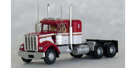 TRW49032 - N Scale Trainworx Kenworth W900 Tandem Axle Truck Tractor 36" Sleeper - Red/White