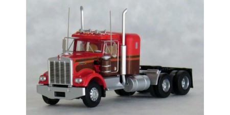 TRW49033 - N Scale Trainworx Kenworth W900 Tandem Axle Truck Tractor 36" Sleeper - Orange/Brown